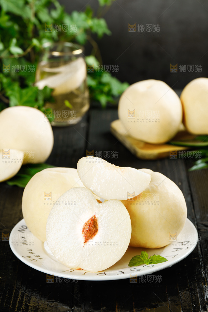 黑底上一盘蒙阴白桃