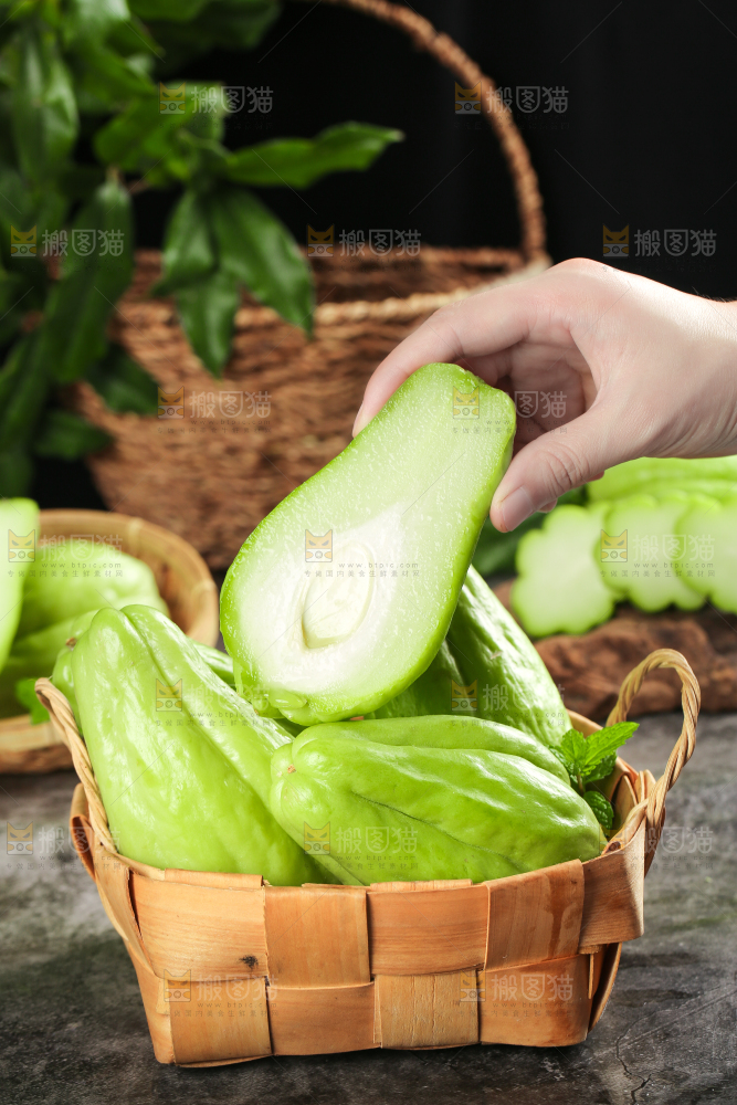深底上一篮云南佛手瓜