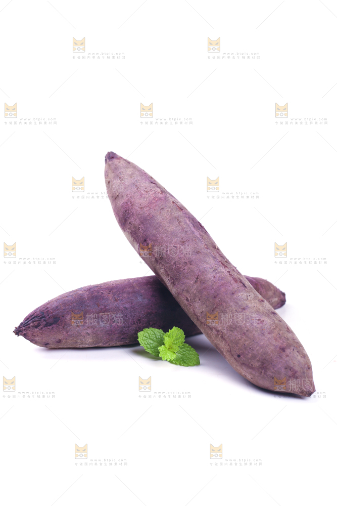 白底上的熟紫薯