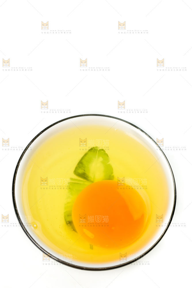 碟子里的土鸡蛋