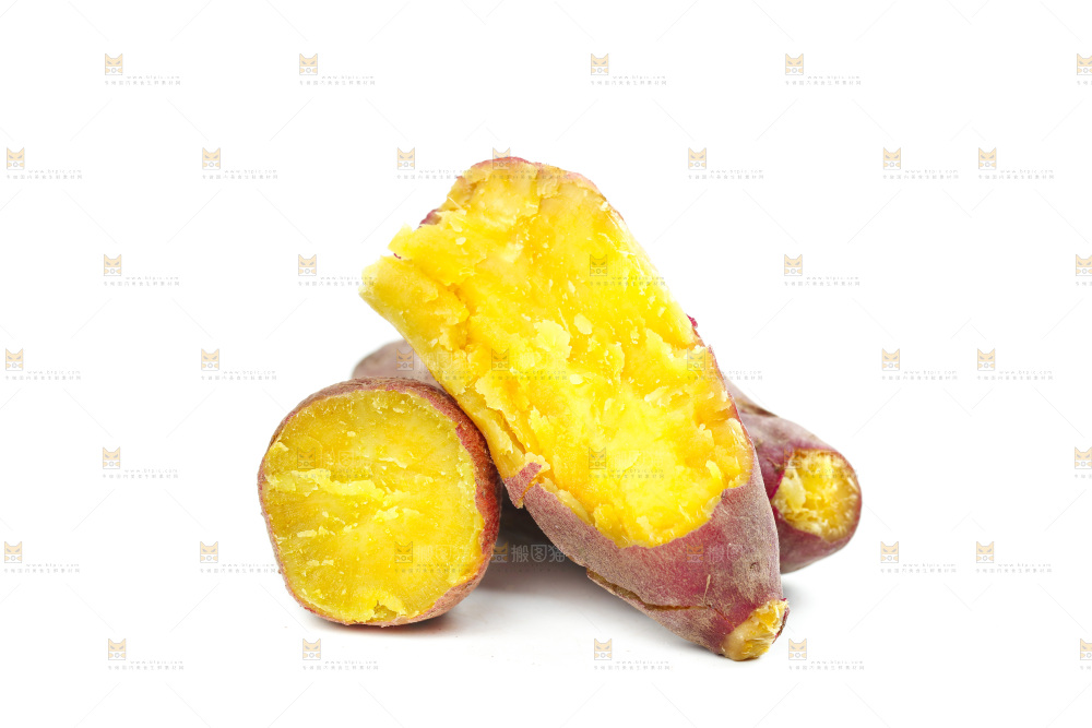 白底上放着山东板栗蜜薯
