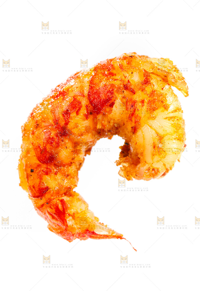 白底上放着熟食的虾尾