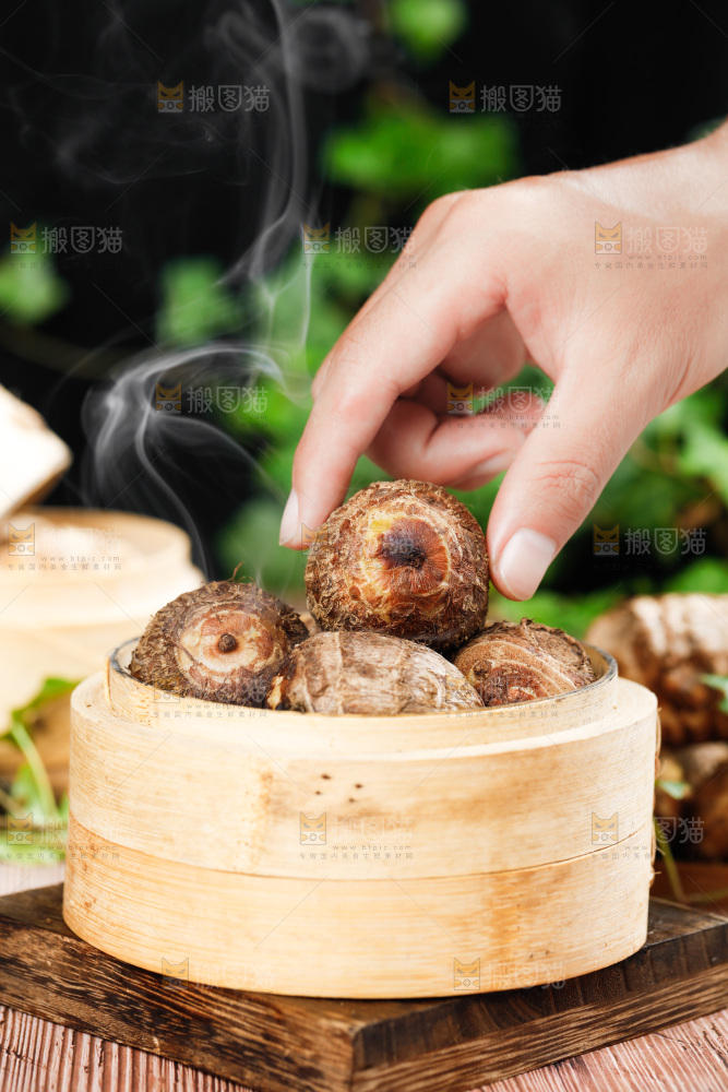 木板上一笼小香芋