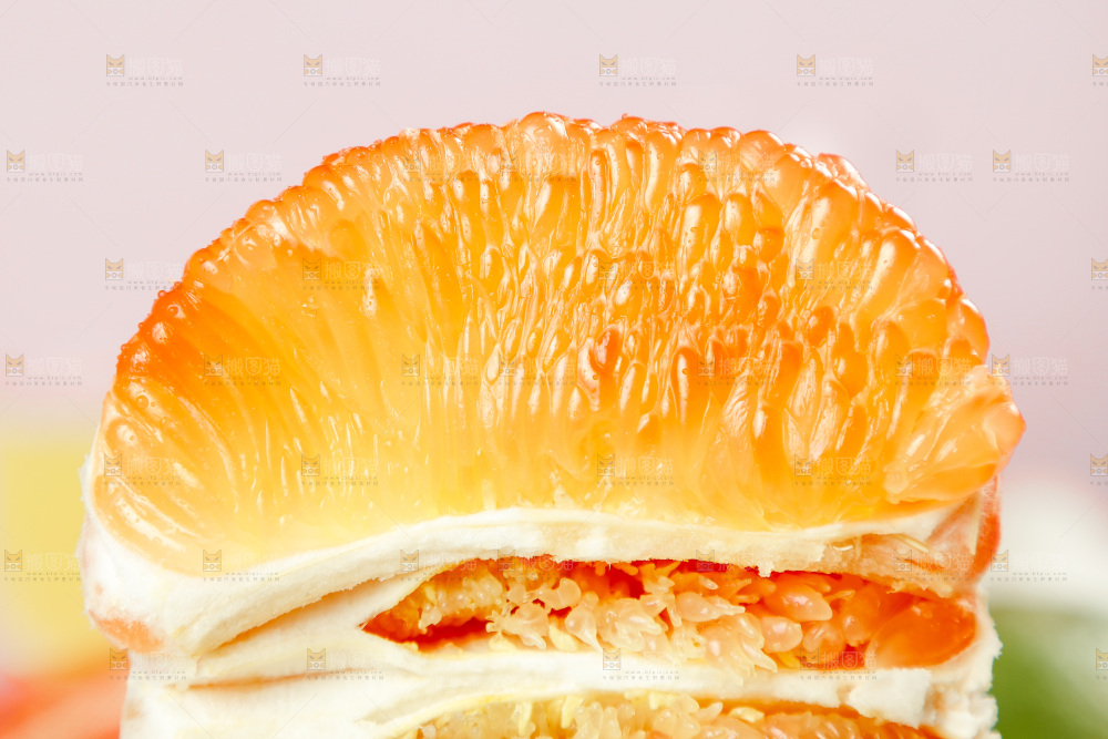 一块泰国香蜜柚果肉