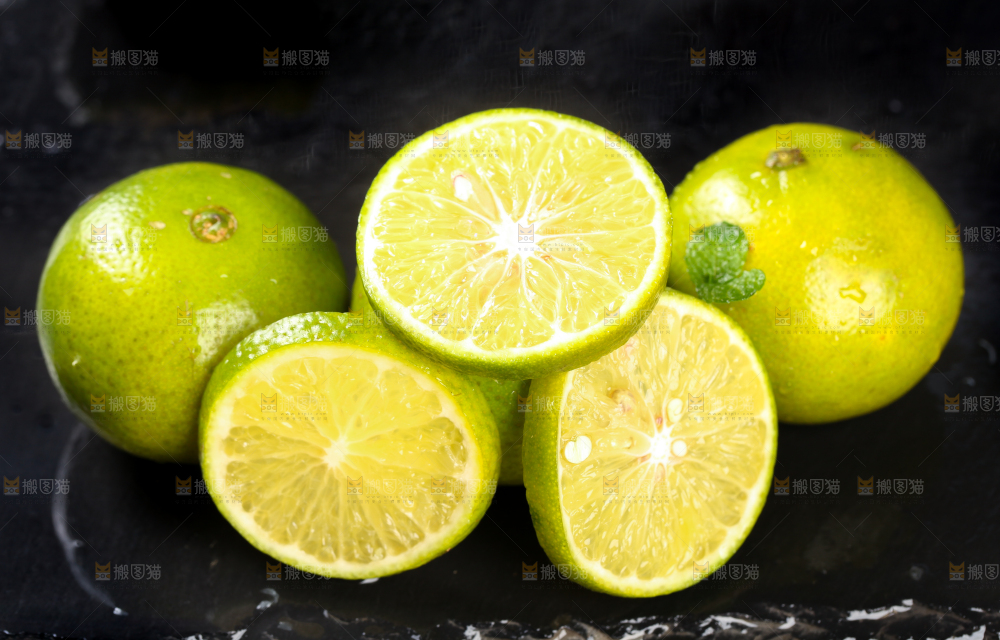 黑底上放着一堆广西皇帝柑
