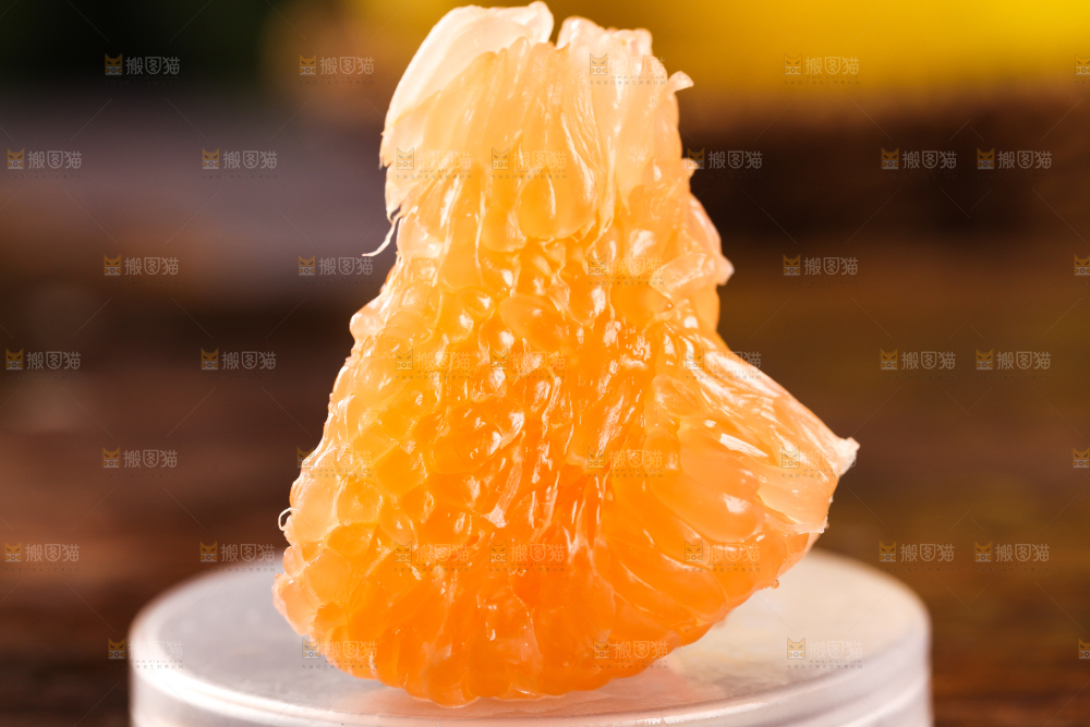 一块黄肉蜜柚果肉