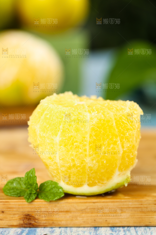 木板上的皇帝柑果肉