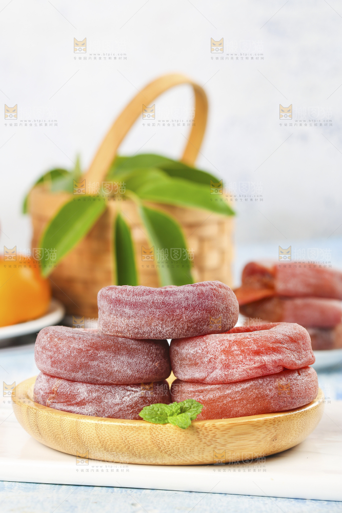 白石板上一盘富平柿饼