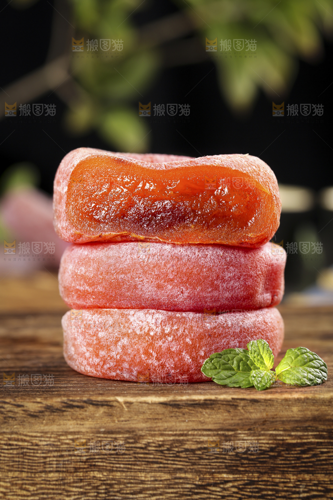 木底上的柿饼