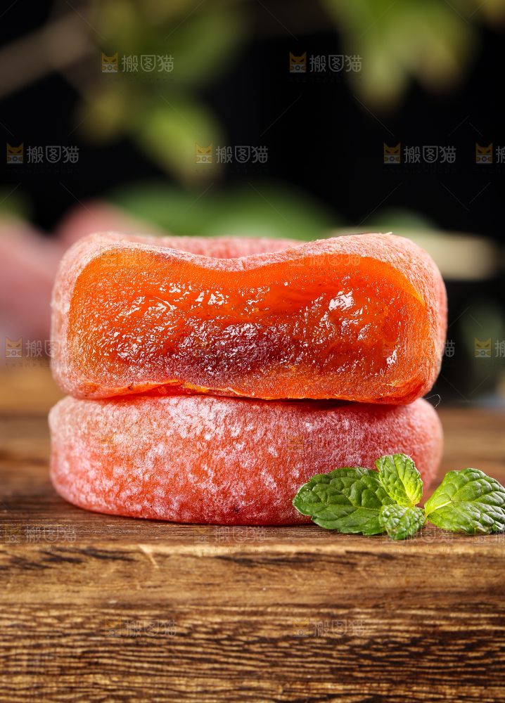 木底上的柿饼