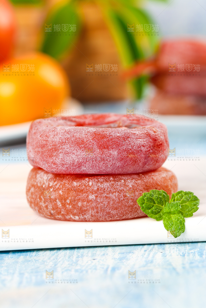 白底上的柿子饼