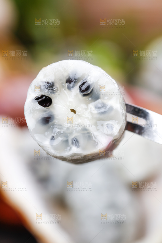 叉子上叉着八月炸