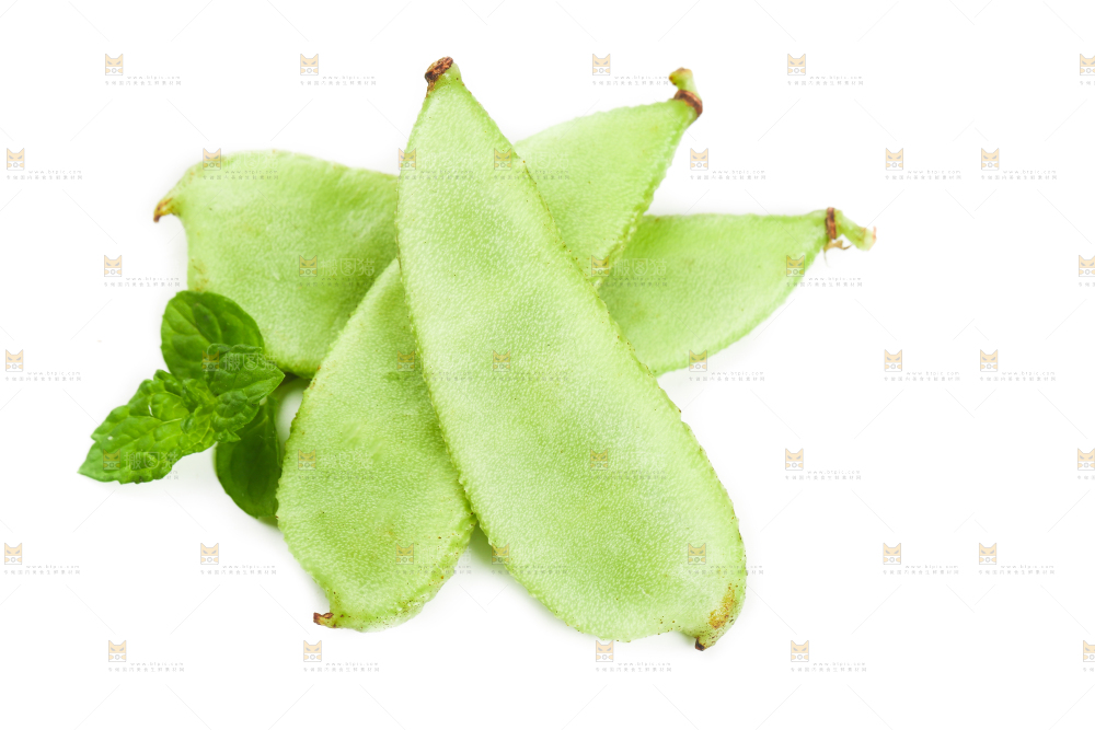 白底上放着扁豆