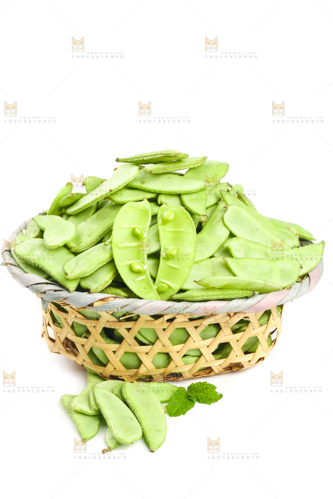 篮子里装着扁豆角