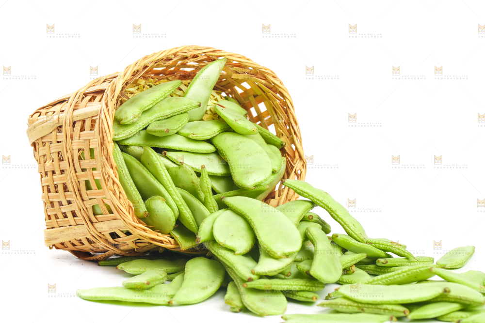 篮子里装着扁豆角