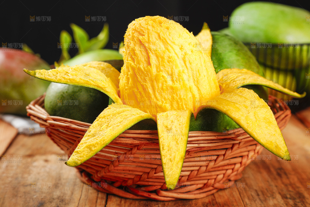 木底上放着一筐攀枝花凯特芒