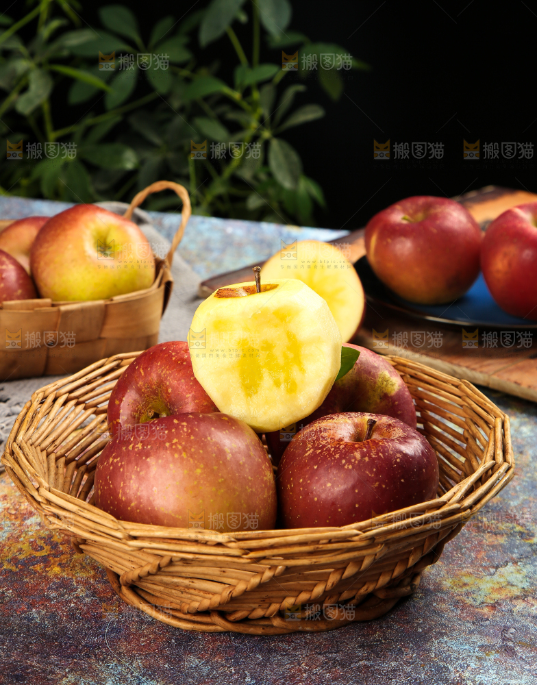 篮子里装着丑苹果