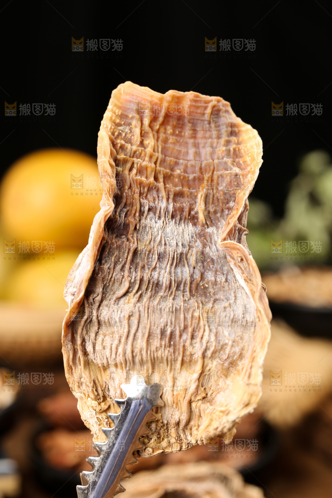 夹子夹着冬笋干