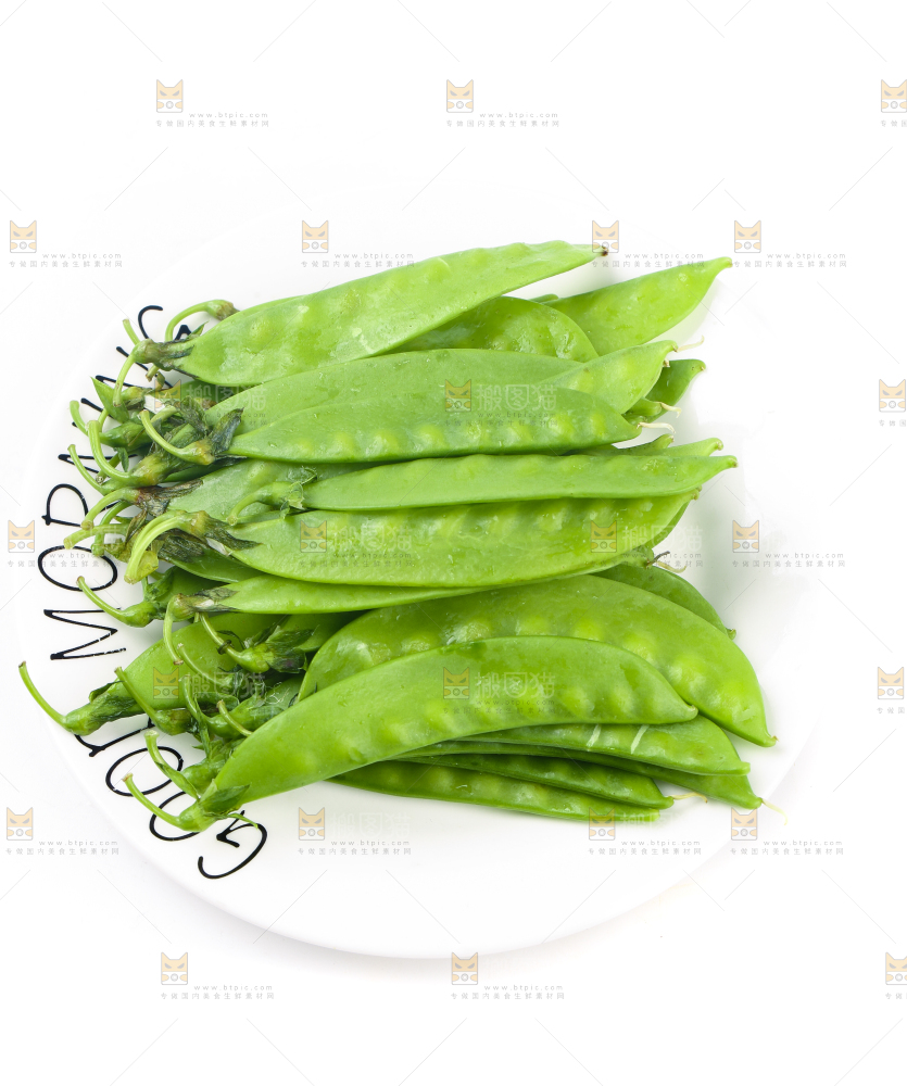 盘子里摆放着荷兰豆