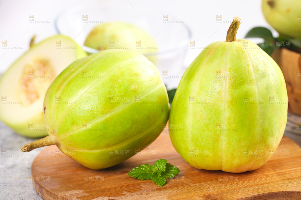 木板上的东北小甜瓜