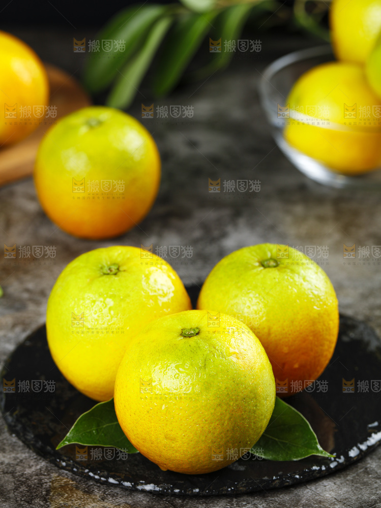 黑石板上的夏橙