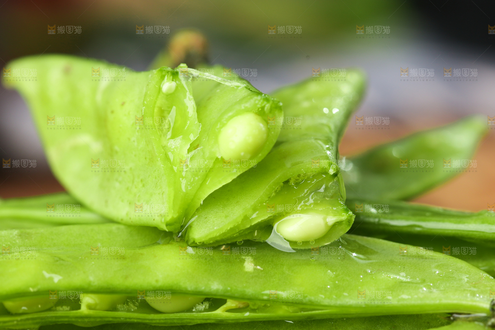 篮子里放着荷兰豆