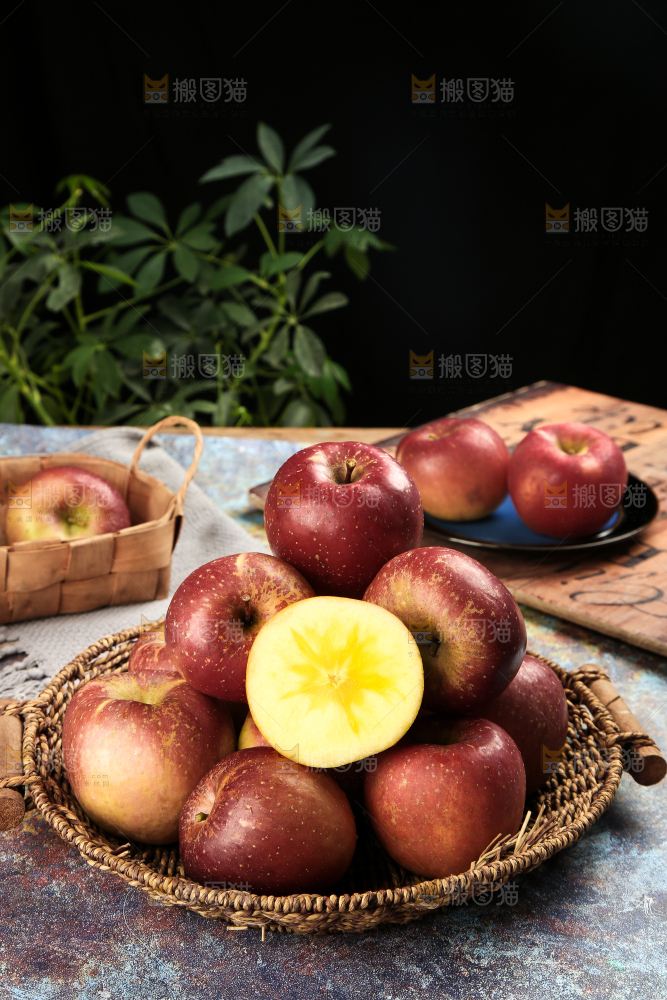 篮子里装着丑苹果