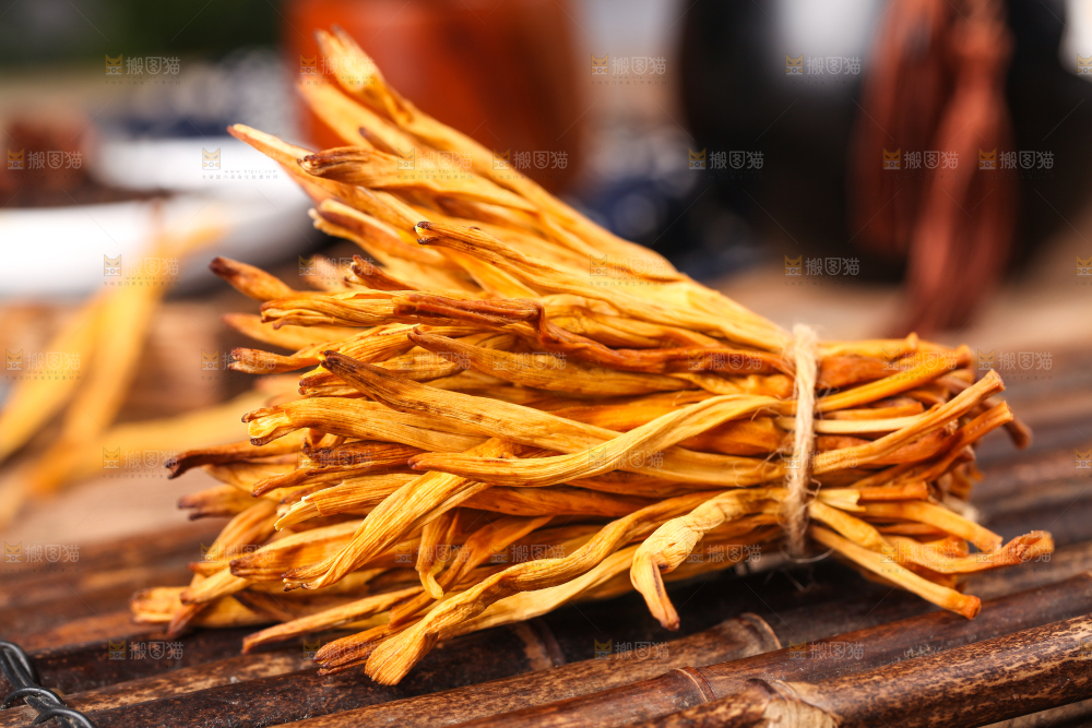 木排上的黄花菜