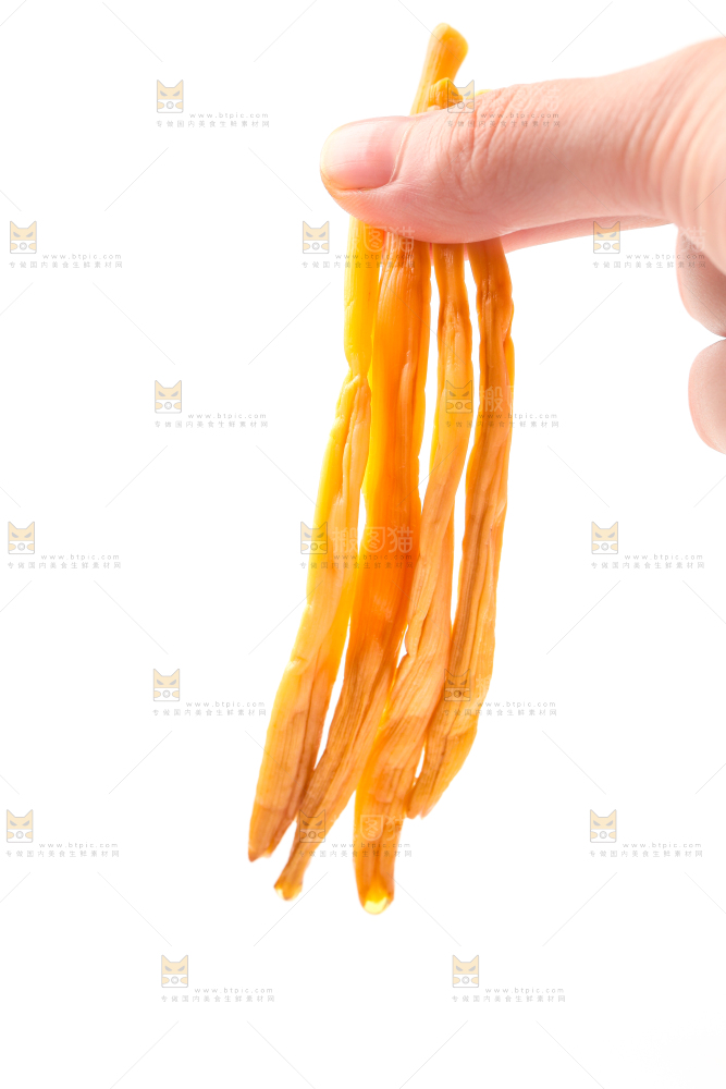 手拿干黄花