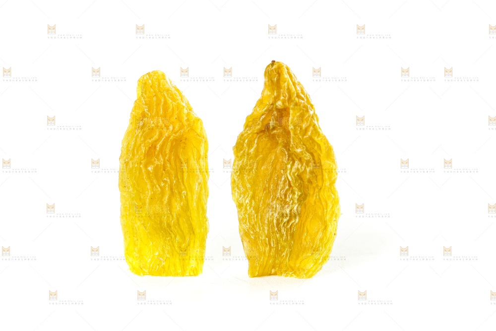 白底上的新疆葡萄干