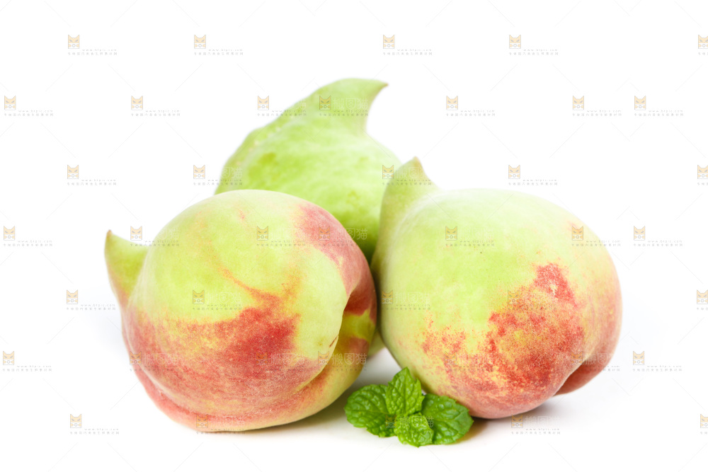 白底上的鹰嘴水蜜桃