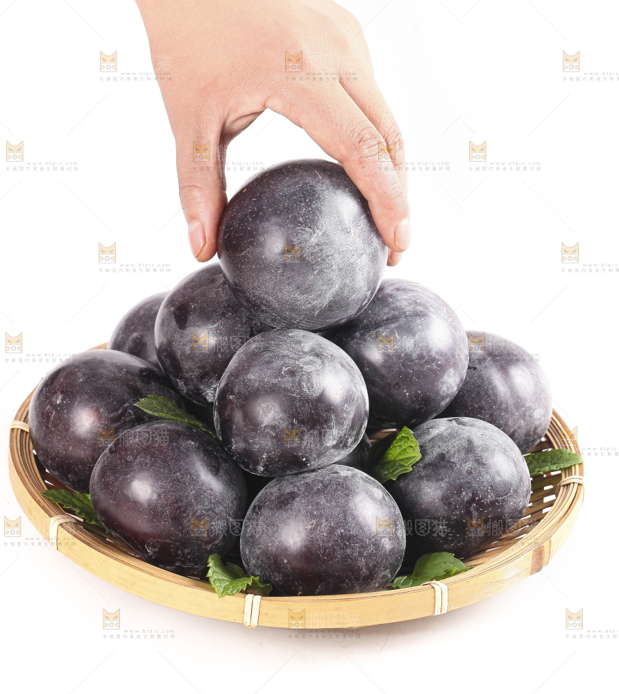 手拿黑布林