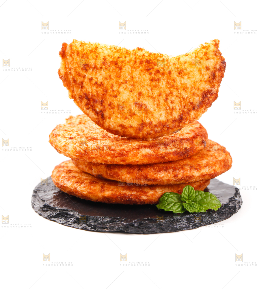碟子上放着酱油饼