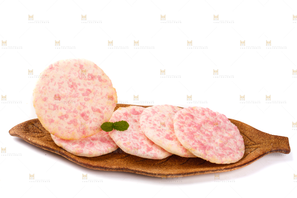 盘子里装着雪饼