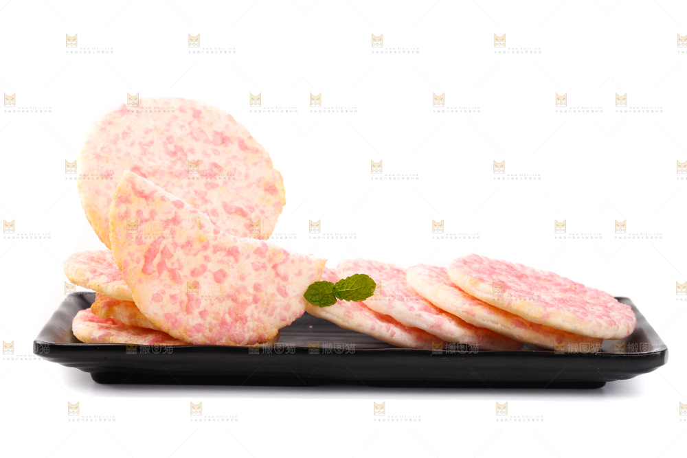 盘子里装着雪饼
