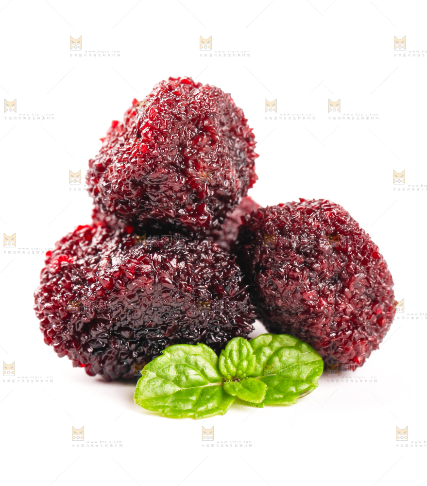 碟子里装着杨梅干