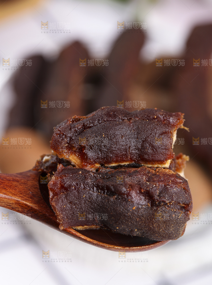 白格子底上的罗望子