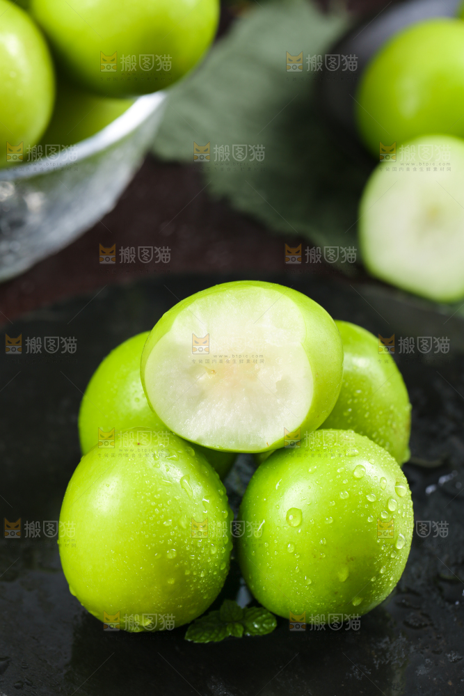 黑石板上的大青枣
