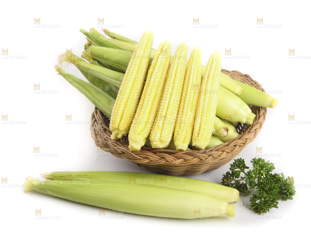 篮子里装着水果玉米笋