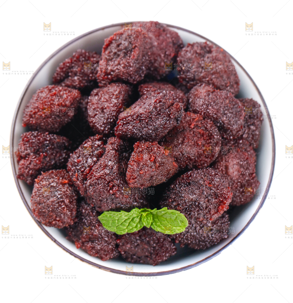 碟子里装着杨梅干