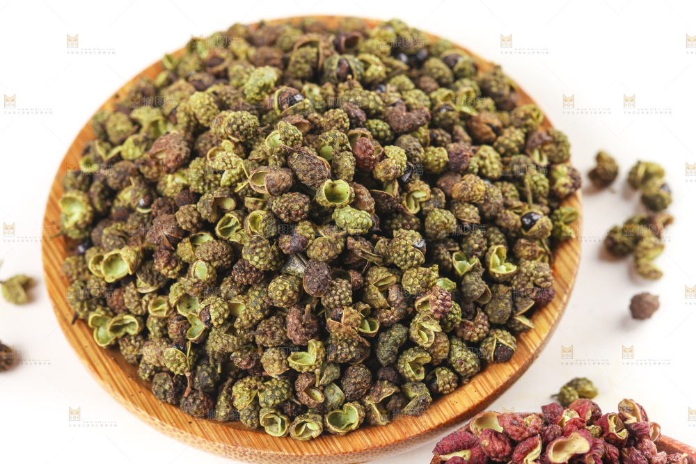 白底上的青花椒