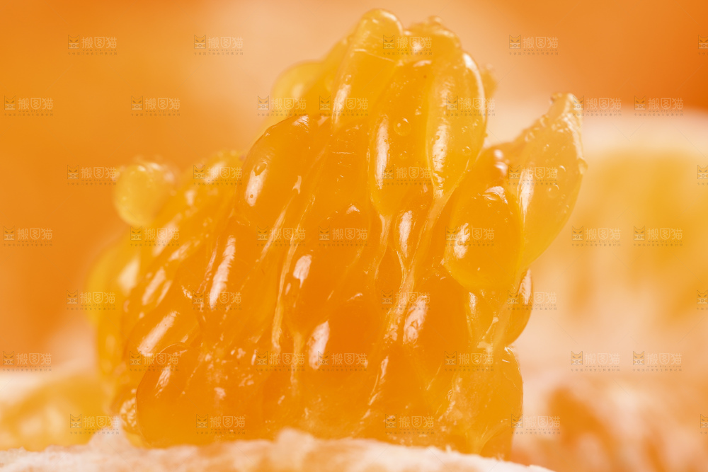 深底上放着四川春见