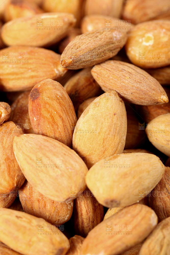 浅底上的巴旦木