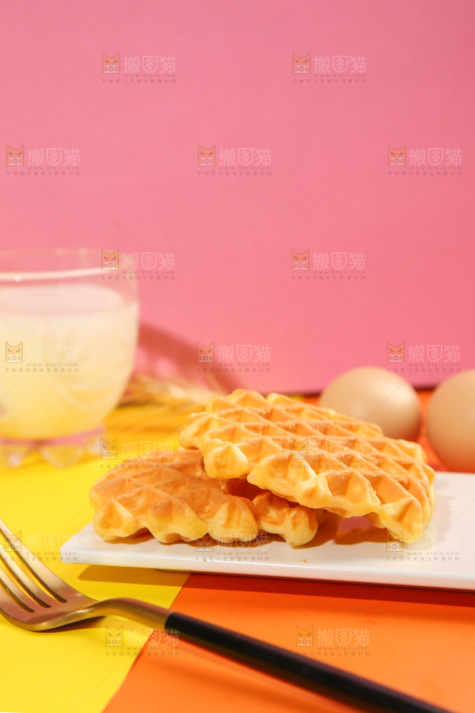 盘子里的华夫饼干