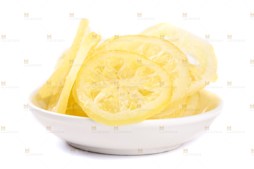 白底上的柠檬干