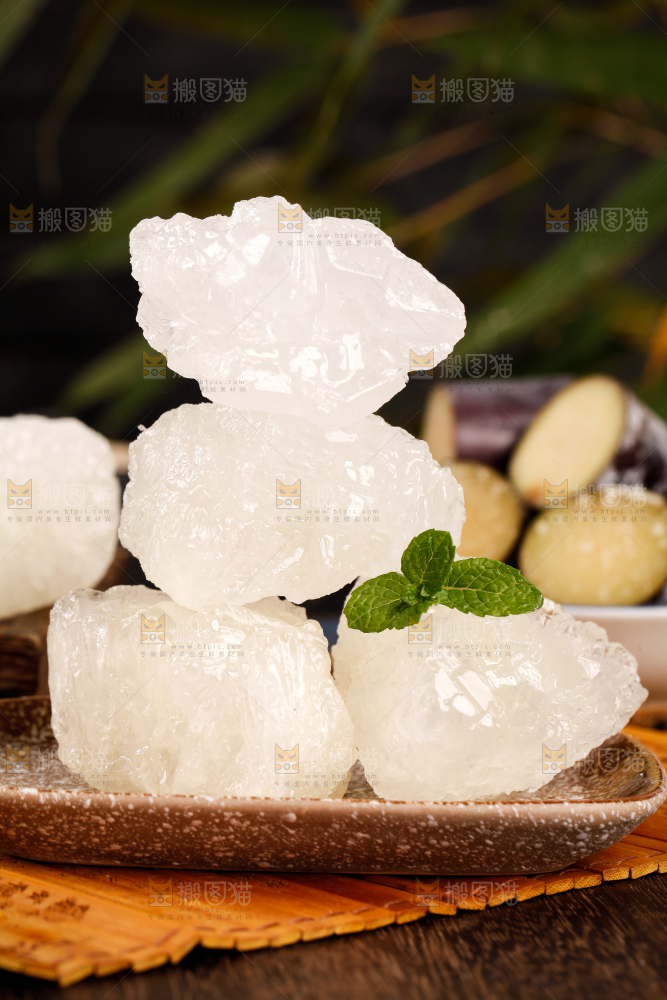 盘子里放着多晶冰糖