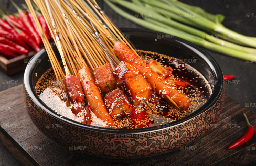 锅里装着串串