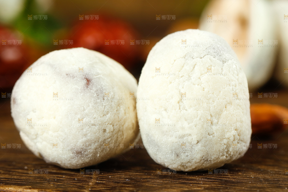 木底上的奶枣