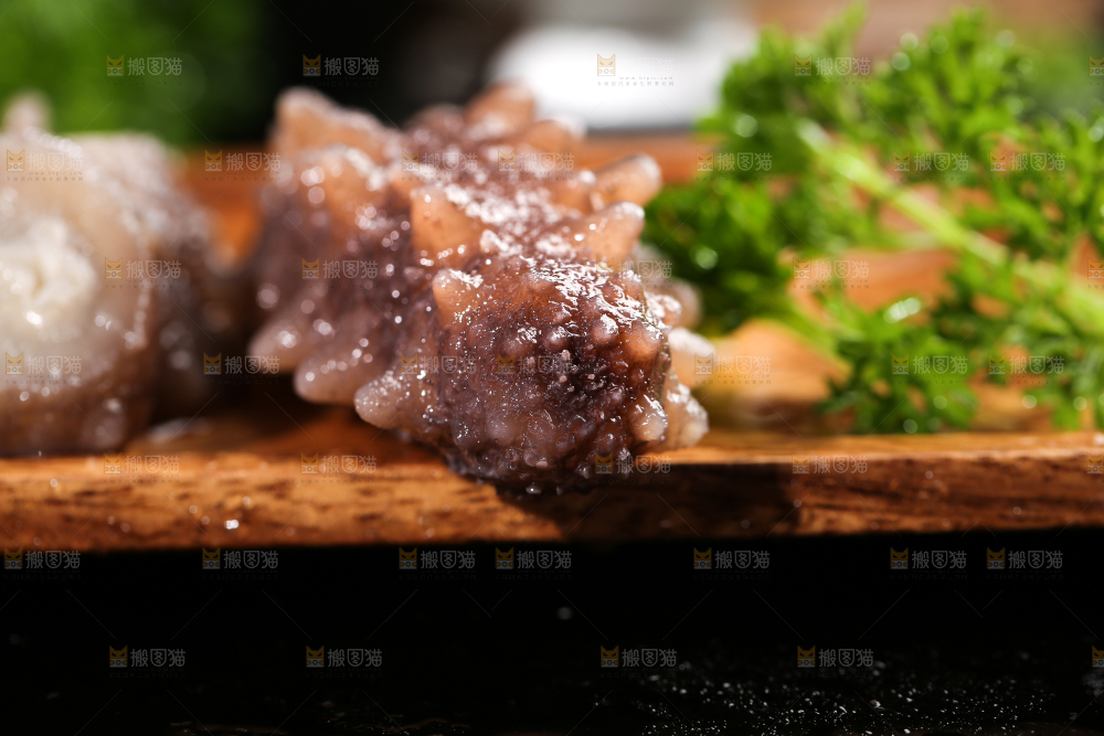 盘子里的海参
