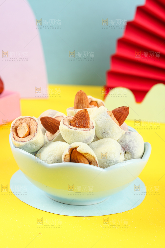 浅底上的夹心奶枣